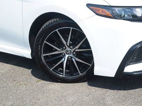 Used 2022 Toyota Camry SE w/ Audio Upgrade Package FWD image 30