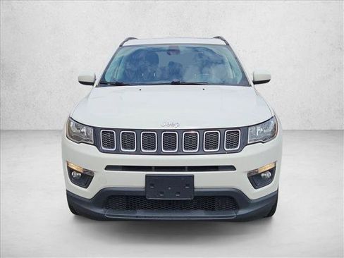 Used 2019 Jeep Compass Latitude w/ Cold Weather Group AWD/4WD image 2