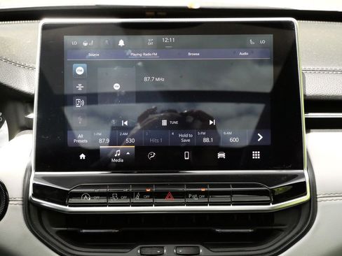Used 2023 Jeep Compass Limited w/ Sun and Sound Group AWD/4WD image 22