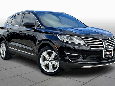 Used 2017 Lincoln MKC Premiere image 2