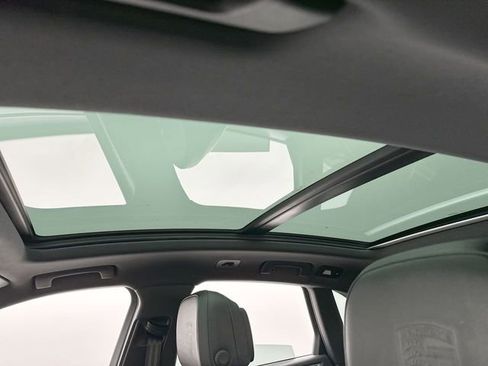 Used 2018 Porsche Macan S image 22