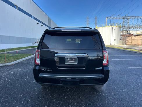 Used 2015 GMC Yukon Denali w/ Premium Package image 5