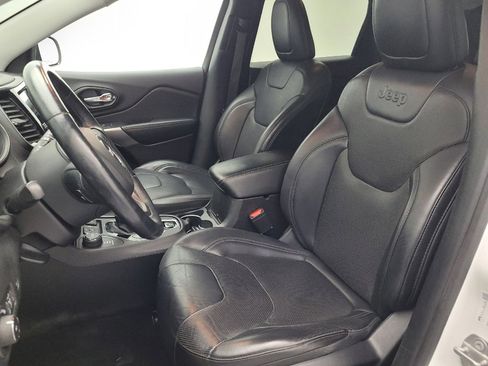 Used 2019 Jeep Cherokee Limited image 17