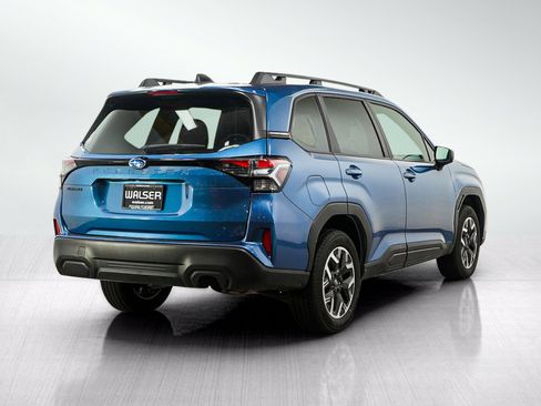 Used 2025 Subaru Forester Premium AWD/4WD image 6