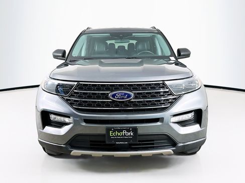 Used 2024 Ford Explorer XLT w/ Equipment Group 202A image 2
