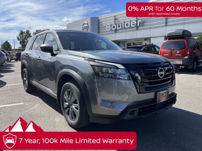 New 2025 Nissan Pathfinder SV w/ Black Appearance Package