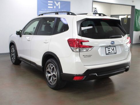 Used 2023 Subaru Forester Premium image 8