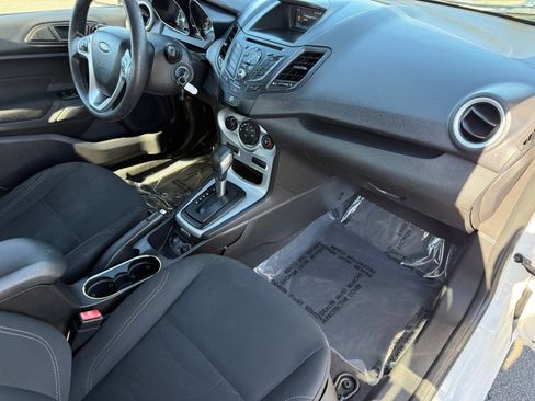 Used 2019 Ford Fiesta SE image 27