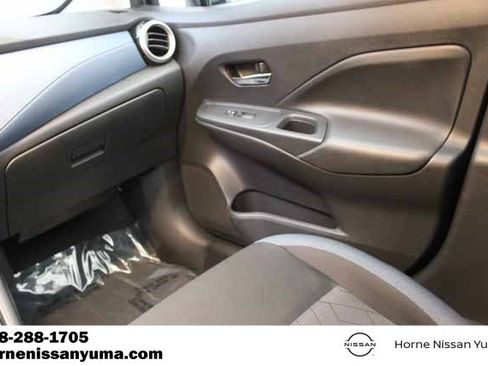 Used 2025 Nissan Versa SV w/ Trunk Package image 11