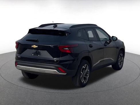 Used 2025 Chevrolet Trax LT image 14