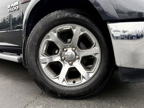 Used 2015 RAM 1500 Laramie w/ Convenience Group AWD/4WD image 9