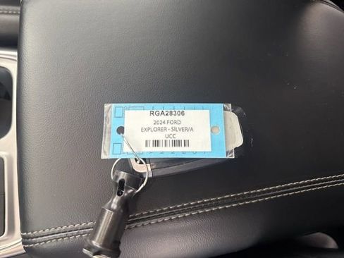Used 2024 Ford Explorer Limited image 33