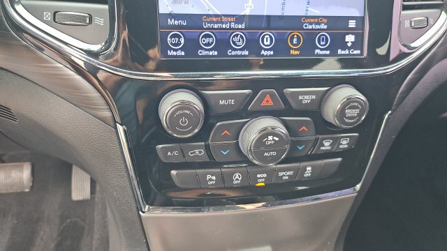 Used 2020 Jeep Grand Cherokee Laredo RWD image 12