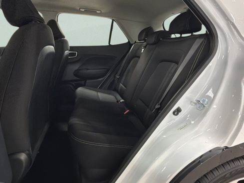 Used 2025 Hyundai Venue SEL FWD image 33