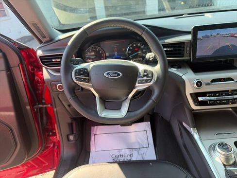 Used 2023 Ford Explorer XLT w/ Equipment Group 202A AWD/4WD image 13
