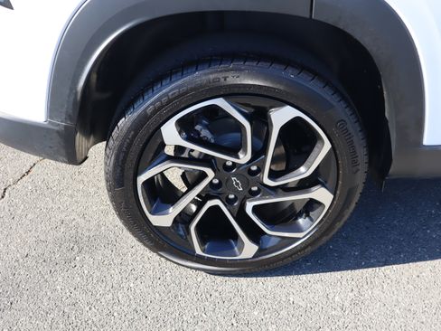 Certified 2024 Chevrolet Trax RS w/ Driver Confidence Package image 39