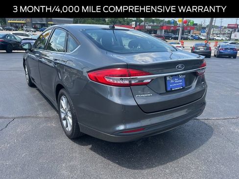 Used 2017 Ford Fusion SE w/ Fusion SE Technology Package FWD image 3