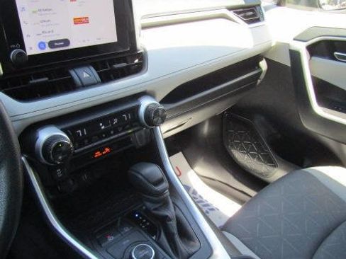 Used 2025 Toyota RAV4 XLE w/ Convenience Package AWD/4WD image 17