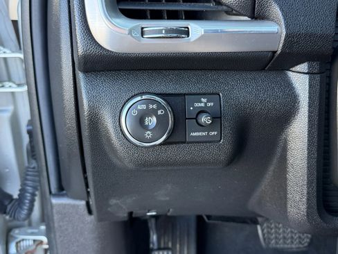 Used 2015 GMC Acadia Denali image 24