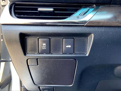 Used 2016 Toyota Avalon XLE FWD image 33