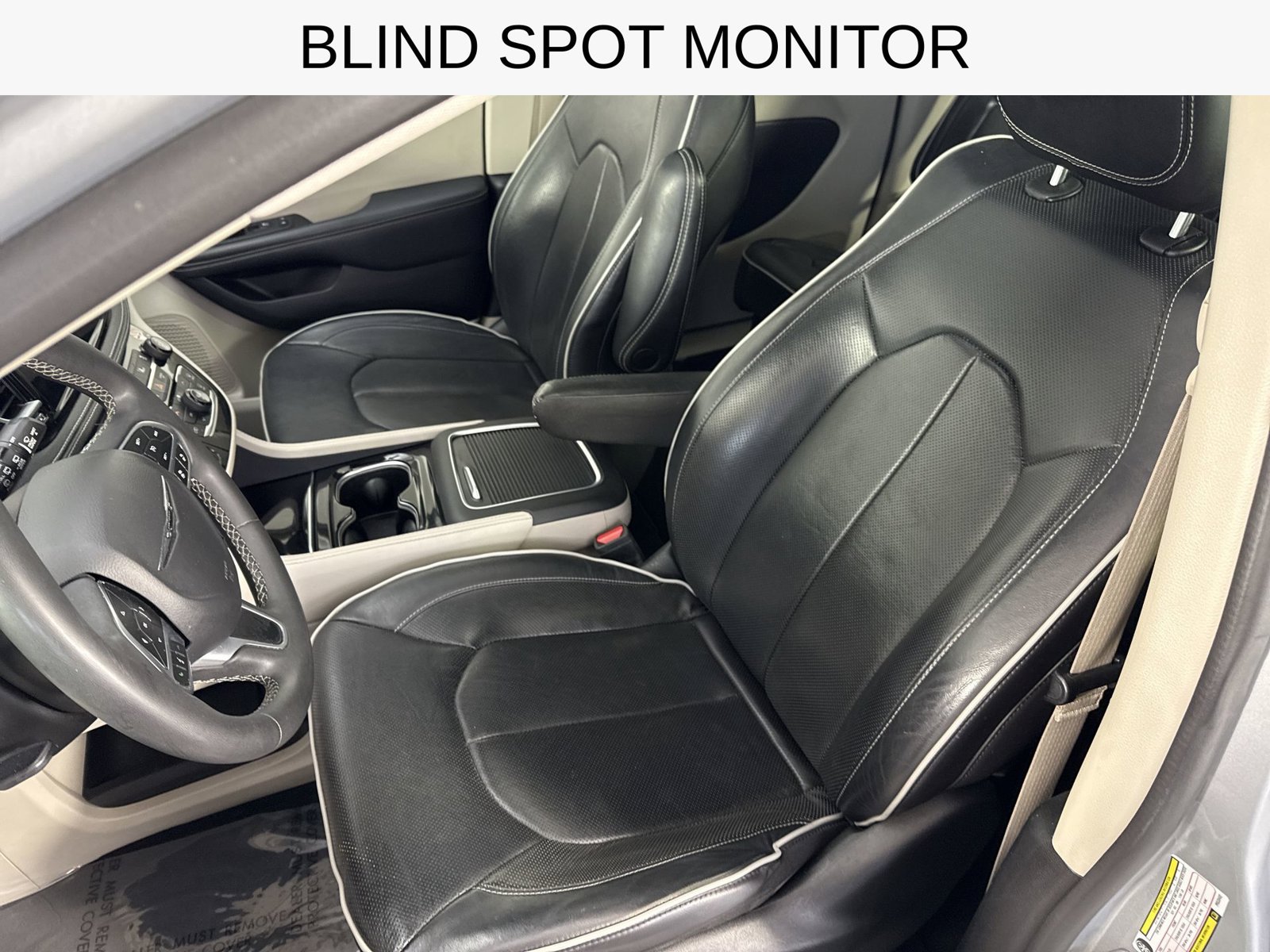 Used 2023 Chrysler Pacifica Limited FWD image 19