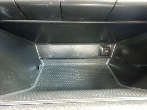 Used 2013 Volkswagen Beetle 2.0T image 26