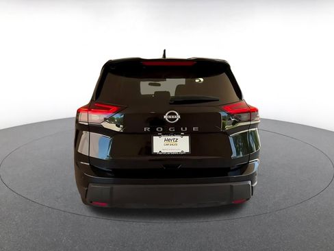 Used 2025 Nissan Rogue SV FWD image 12
