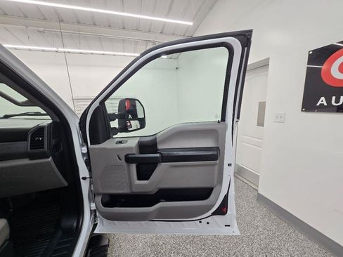 Used 2018 Ford F250 XL w/ Power Equipment Group RWD image 25