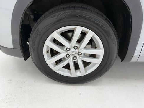 Used 2015 Toyota Highlander LE image 7