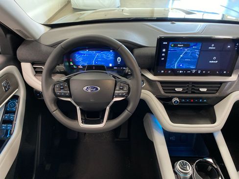 New 2026 Ford Explorer Platinum w/ LUX Leather Package AWD/4WD image 13