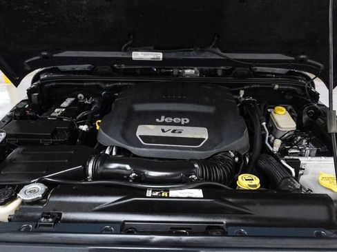 Used 2016 Jeep Wrangler Unlimited Rubicon image 46