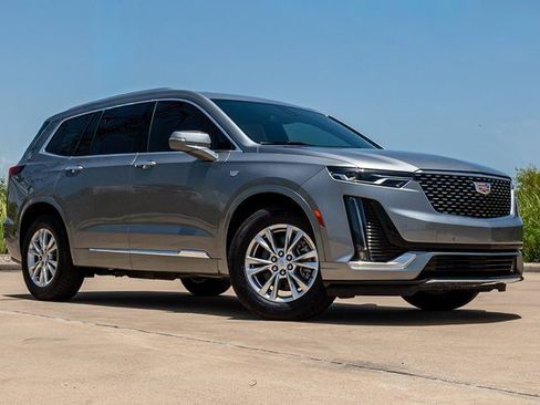 New 2025 Cadillac XT6 Luxury image 1