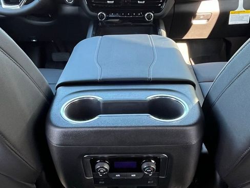 New 2026 Chevrolet Suburban Premier image 27