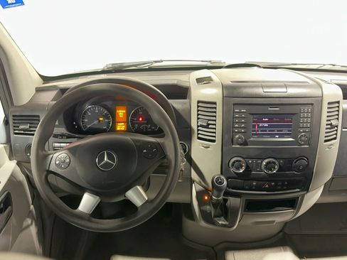 Used 2017 Mercedes-Benz Sprinter 2500 image 16