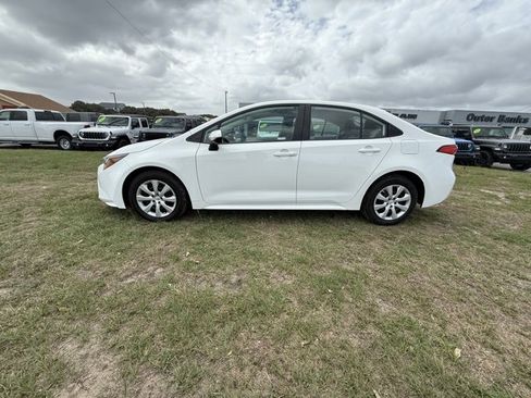 Used 2024 Toyota Corolla LE image 4
