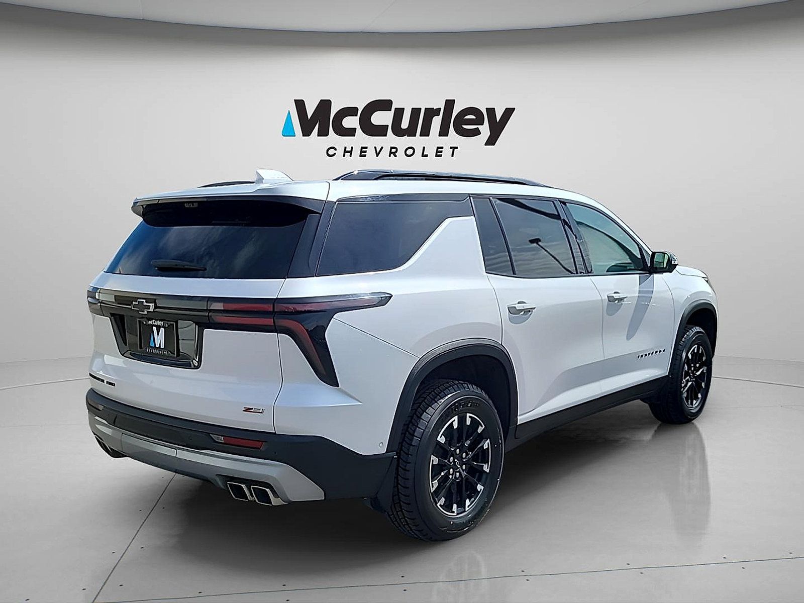 Used 2024 Chevrolet Traverse Z71 w/ Enhanced Driving Package AWD/4WD image 7