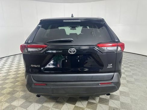 Used 2022 Toyota RAV4 LE AWD/4WD image 6