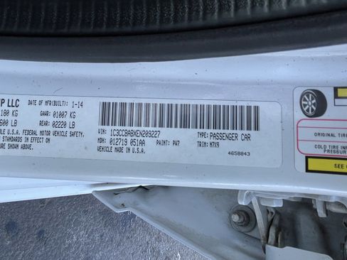 Used 2014 Chrysler 200 LX image 18