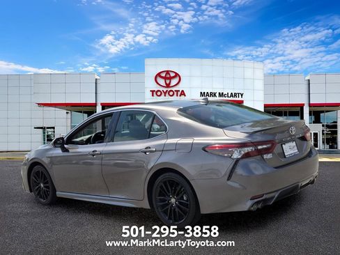 Used 2024 Toyota Camry XSE FWD image 3