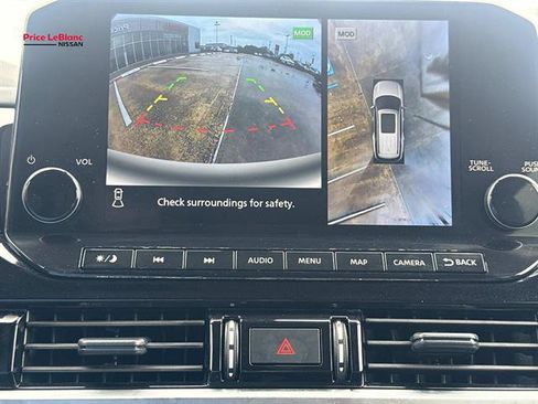 Certified 2025 Nissan Pathfinder SL AWD/4WD image 25