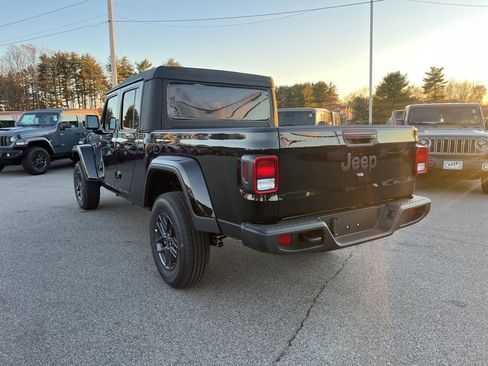 New 2026 Jeep Gladiator Sport image 5
