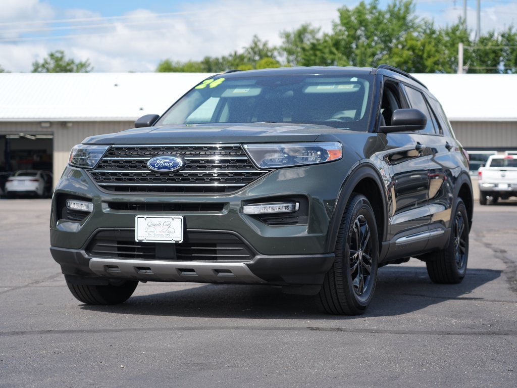 Used 2024 Ford Explorer XLT w/ Equipment Group 202A AWD/4WD image 7