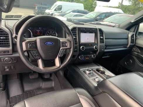 Used 2019 Ford Expedition XLT w/ Equipment Group 202A AWD/4WD image 16