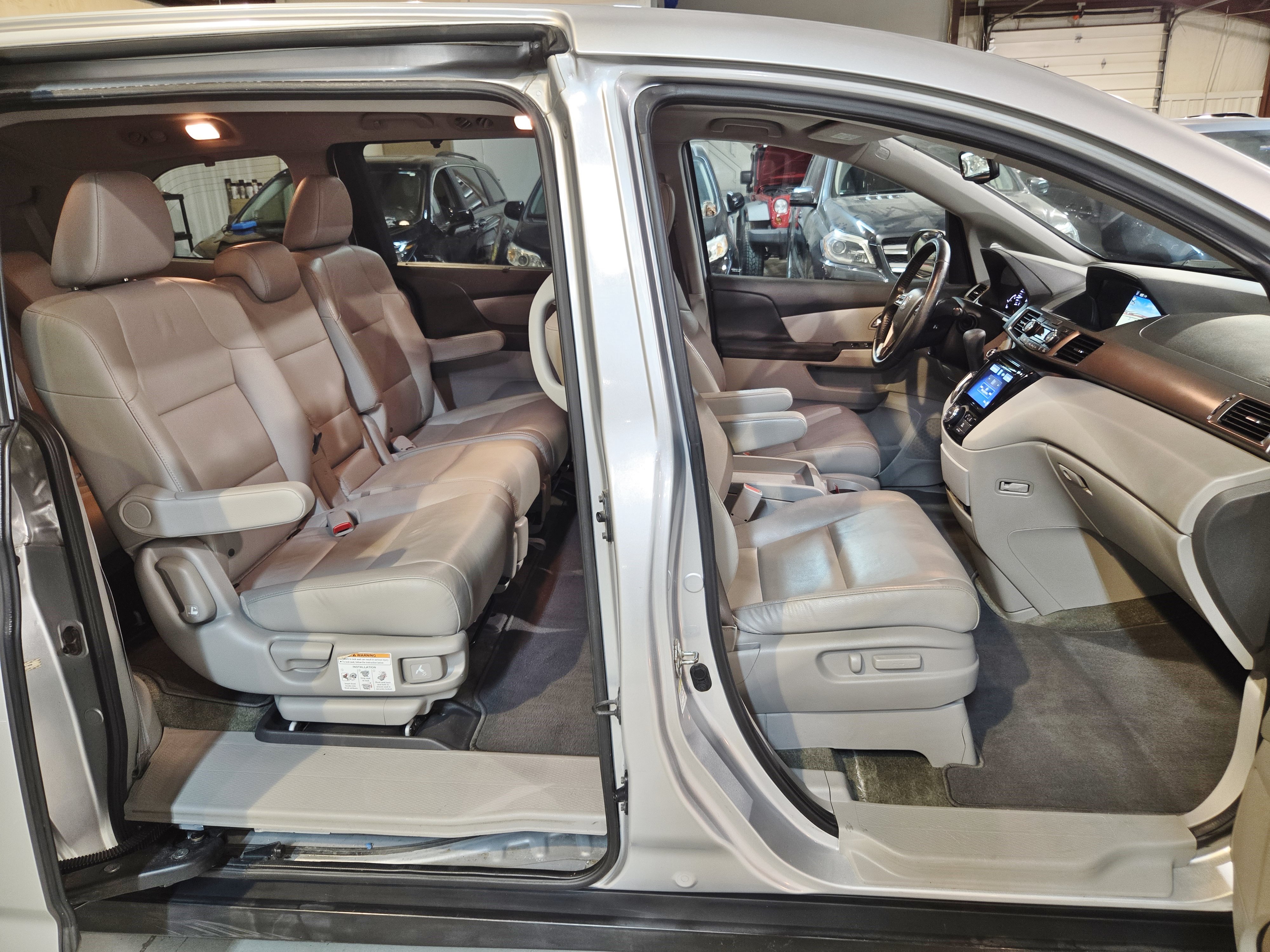 Used 2015 Honda Odyssey EX-L image 24
