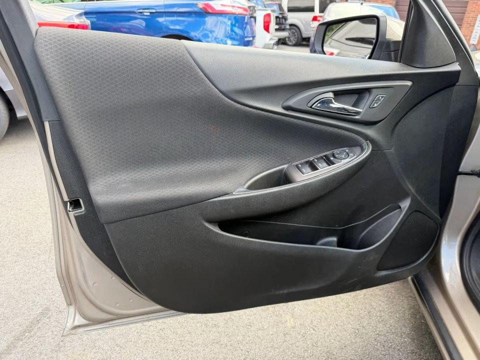 Used 2022 Chevrolet Malibu LT FWD image 10