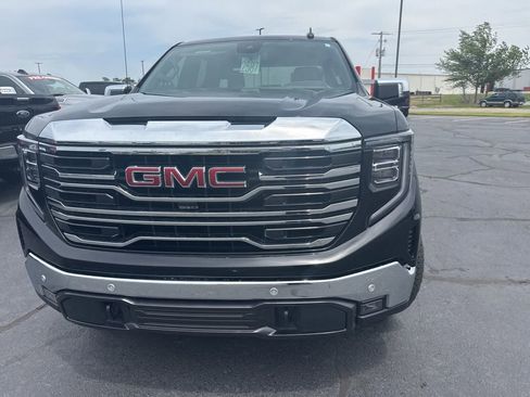 Used 2023 GMC Sierra 1500 SLT w/ SLT Premium Package AWD/4WD image 2