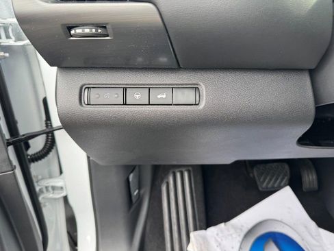 New 2026 Nissan Pathfinder SL image 18