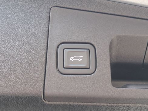 Used 2023 Cadillac XT5 Premium Luxury image 14