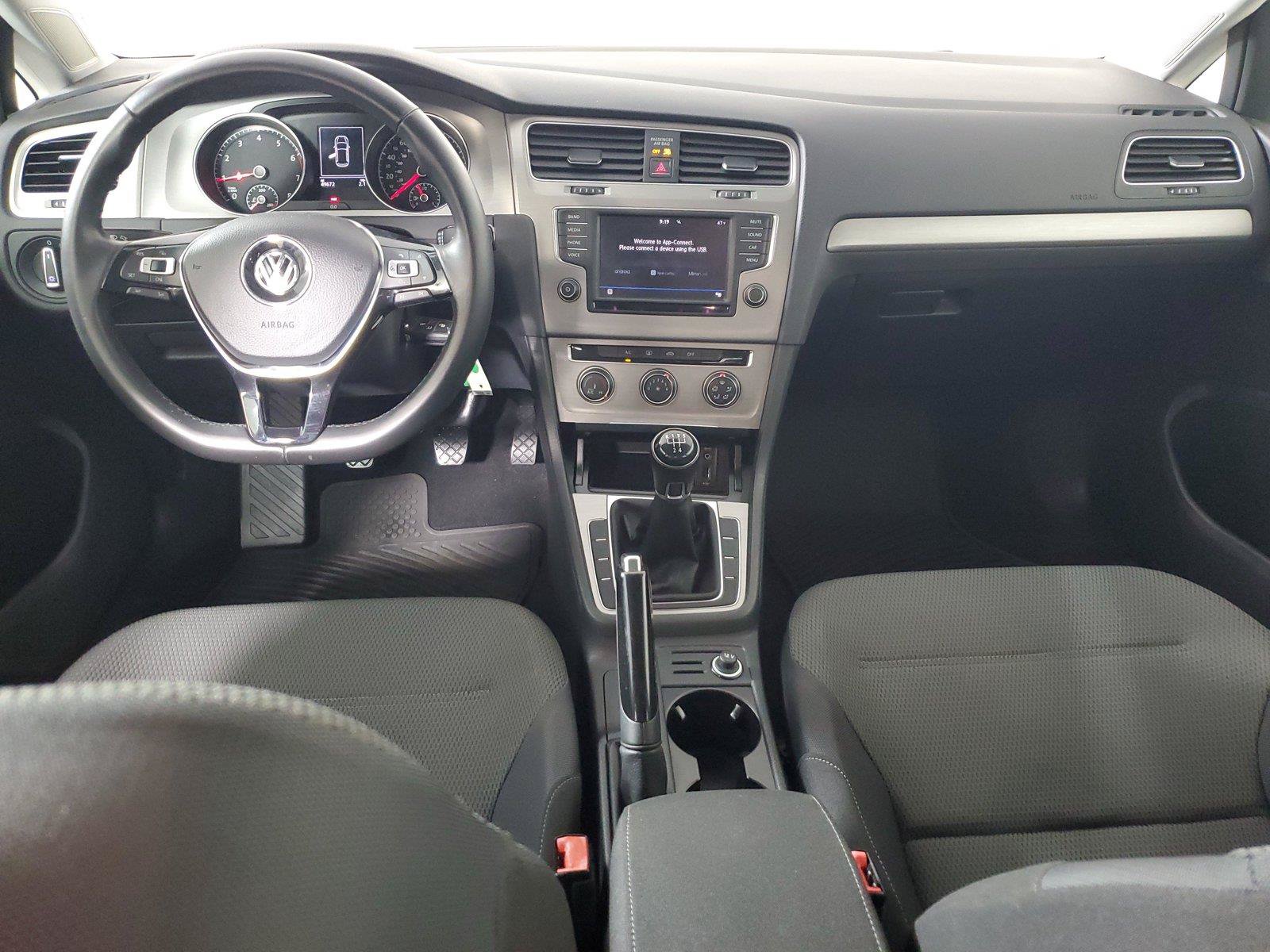 Used 2017 Volkswagen Golf 4-Door FWD image 14