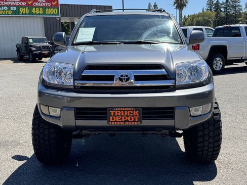 Used 2005 Toyota 4Runner SR5 AWD/4WD image 2